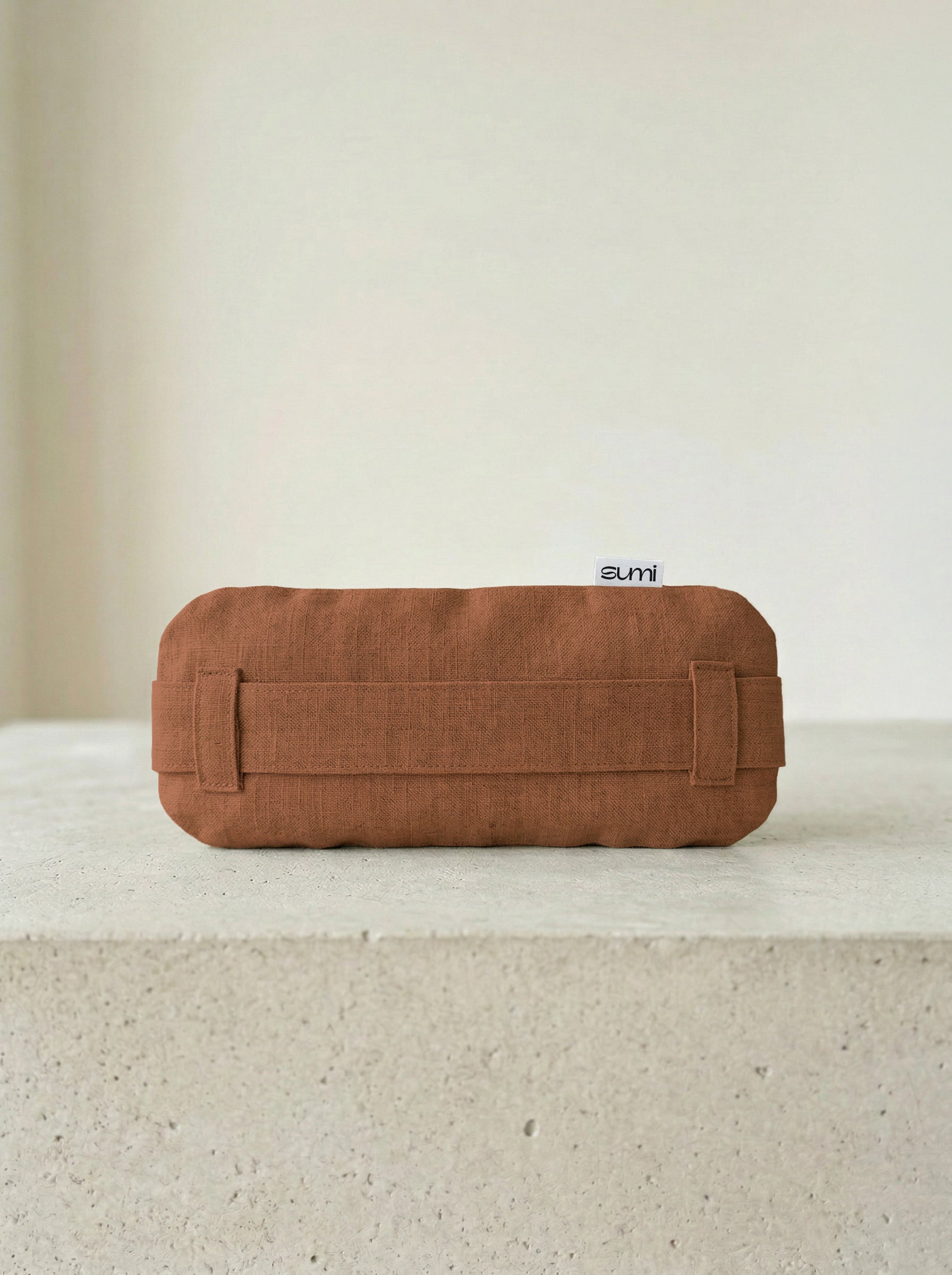 SUMI Terracotta - poduszka na oczy szyta w polskiej pracowni, 100% len Oeko-Tex, wypełnienie różową solą kłodawską